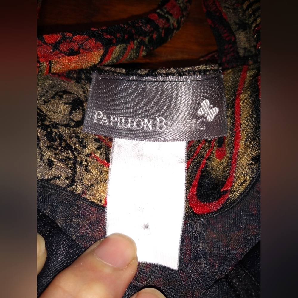 Papillon Blanc Red Black & Gold Fitted Sleeveless Shirt, 15 inches PTP - Picture 9 of 13